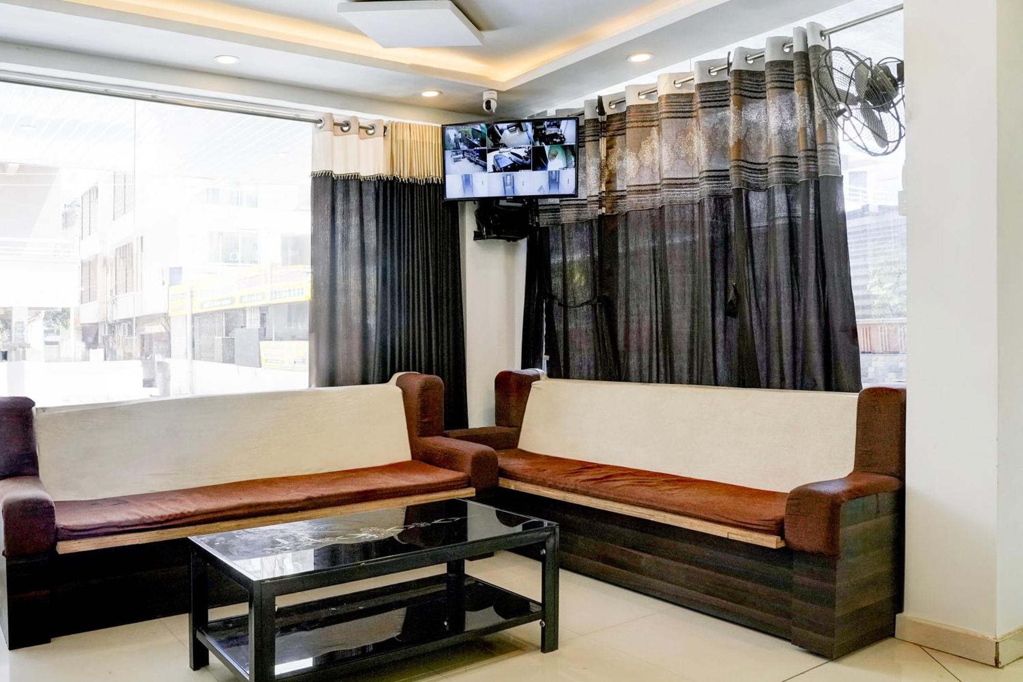 Super Hotel O Chhatrapati Nagar Ширді Екстер'єр фото